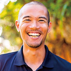 岩本　健輔 氏